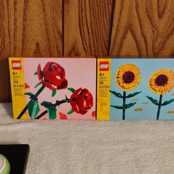 LEGO Red Rose and Yellow Sunflower Sets - Picture 4 of 4